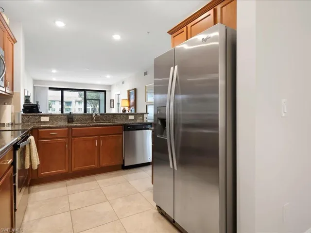 15102 Palmer Lake Cir # 105, Naples, Florida 34109