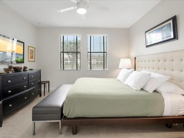 15102 Palmer Lake Cir # 105, Naples, Florida 34109