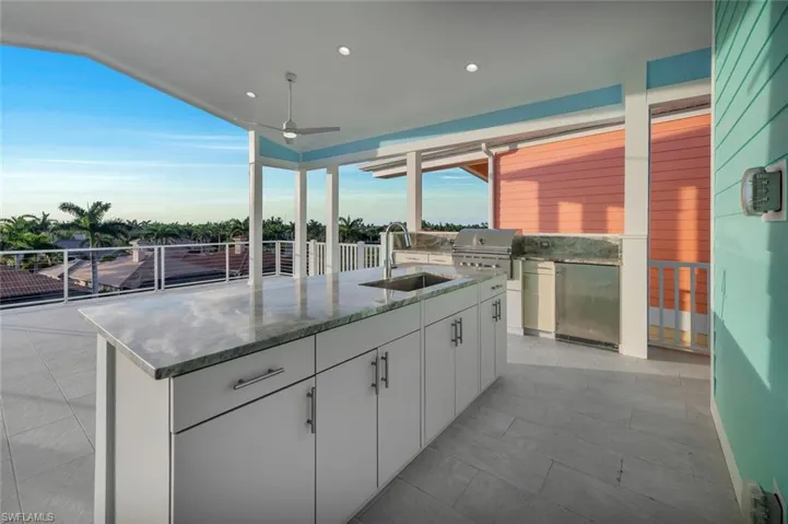 Outdoor kitchen