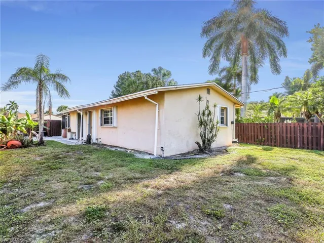 800 102nd Ave N, Naples, Florida 34108