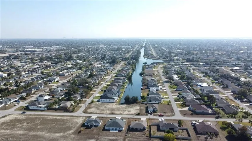 2809 SW 7th  PL, Cape Coral, FL 33914