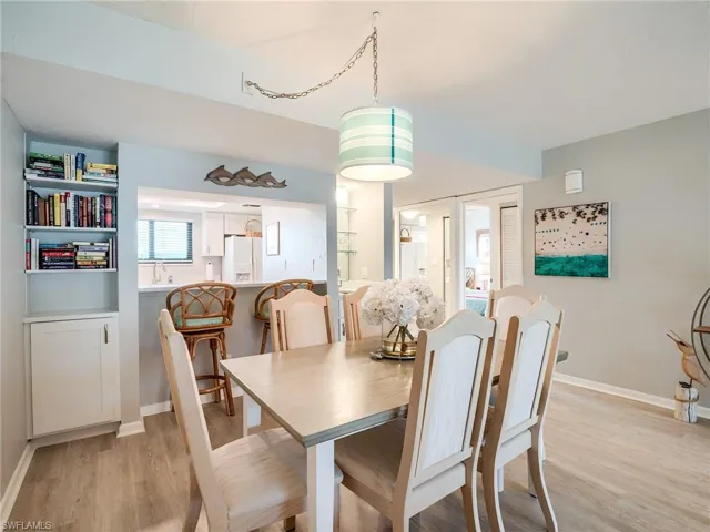 Wet bar area