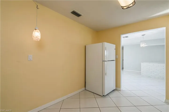 Eat-in kitchen