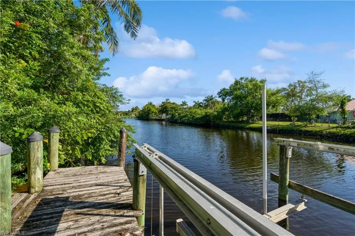 Wood dock & boat lift