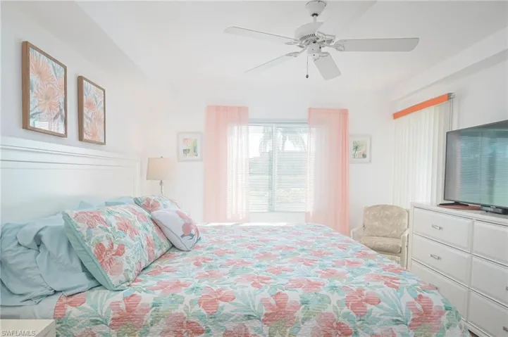 Bedroom with ceiling fan