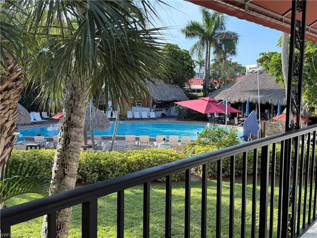 2555  Tamiami N TRL, Naples, FL 34103