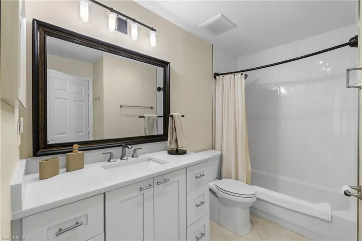 2215  Chesterbrook  CT, Naples, FL 34109