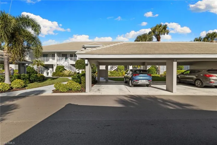 2215  Chesterbrook  CT, Naples, FL 34109