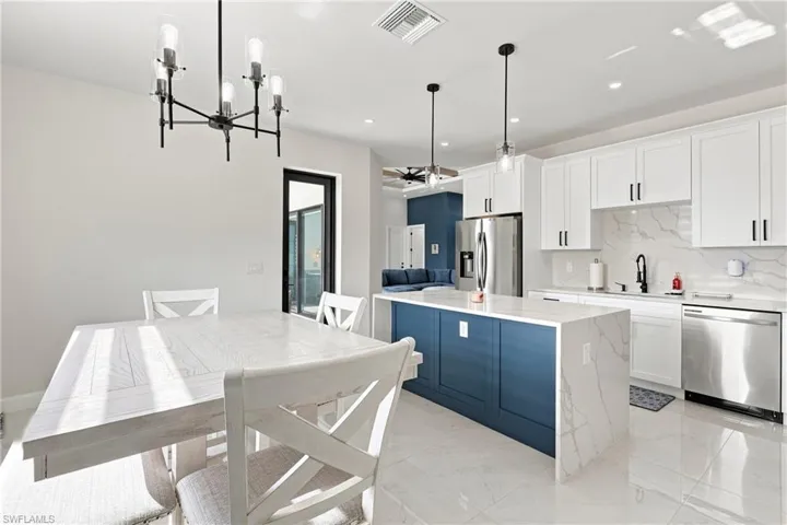 927 Ne 13th Pl, Cape Coral, Florida 33909