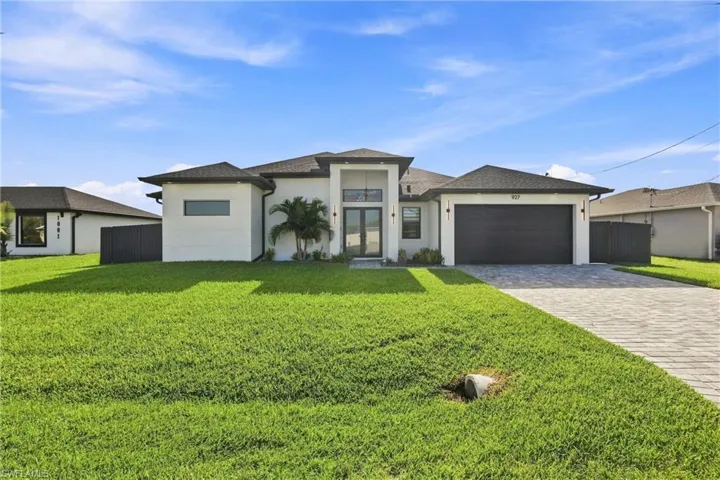 927 Ne 13th Pl, Cape Coral, Florida 33909