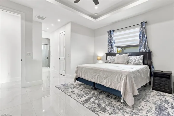 927 Ne 13th Pl, Cape Coral, Florida 33909
