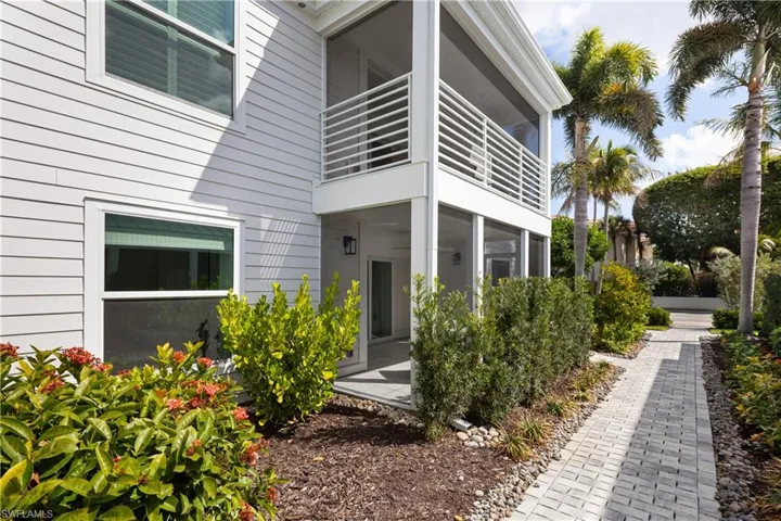 600  3rd S ST, Naples, FL 34102