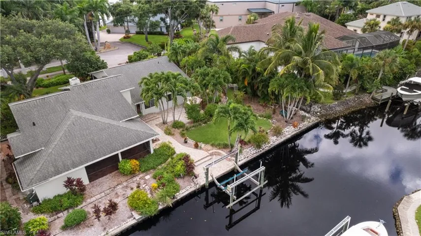 27150  Del  LN, Bonita Springs, FL 34135
