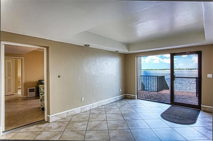 Lobby area - entrance to the unit!