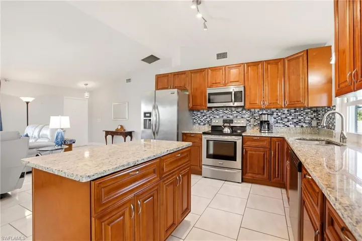 202 Se 10th Ter, Cape Coral, Florida 33990