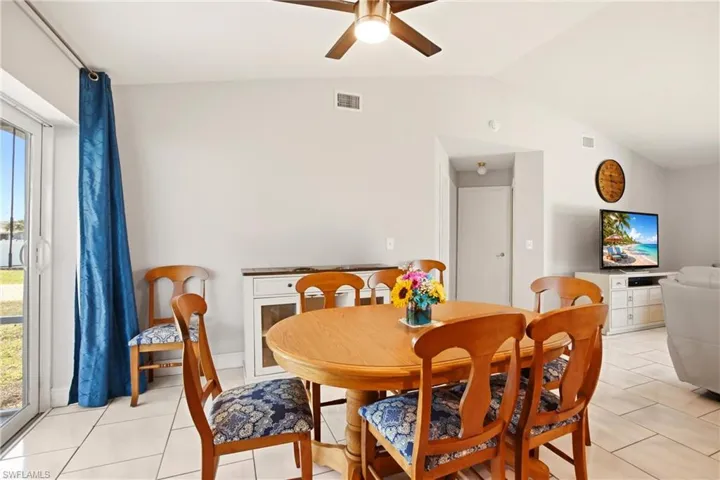 202 Se 10th Ter, Cape Coral, Florida 33990