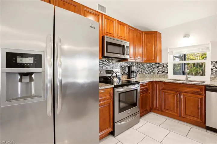 202 Se 10th Ter, Cape Coral, Florida 33990
