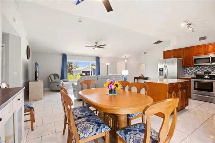 202 Se 10th Ter, Cape Coral, Florida 33990