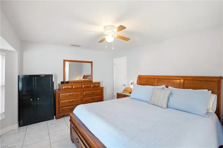 202 Se 10th Ter, Cape Coral, Florida 33990