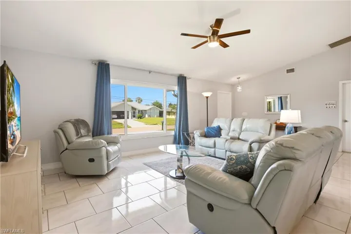 202 Se 10th Ter, Cape Coral, Florida 33990