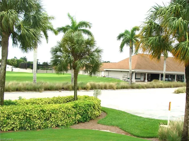 135 Quails Nest Rd 4, Naples, Florida 34112