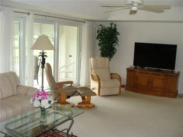 135 Quails Nest Rd 4, Naples, Florida 34112
