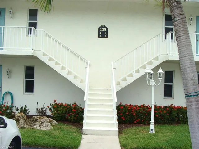 135 Quails Nest Rd 4, Naples, Florida 34112