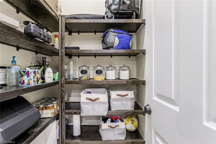 Walk-in Pantry