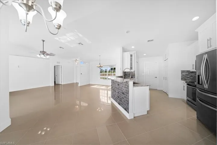 1900 NE 1st  AVE, Cape Coral, FL 33909