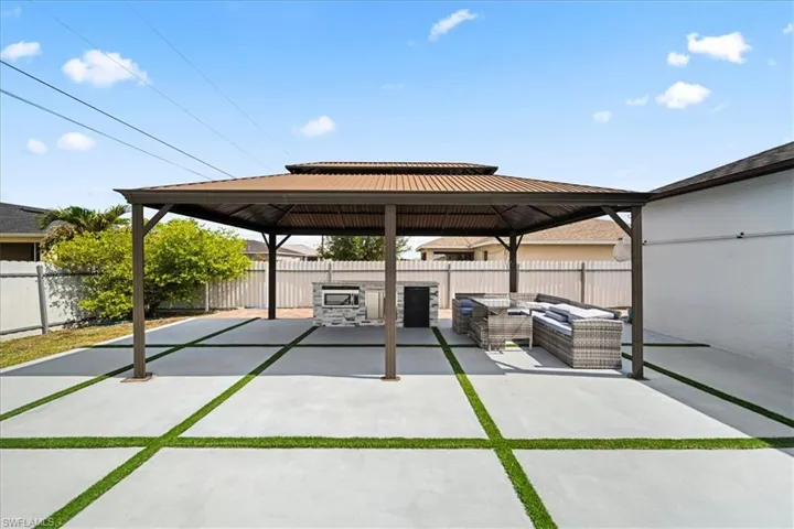 1900 NE 1st  AVE, Cape Coral, FL 33909