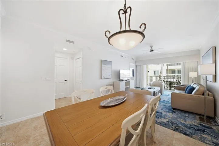 221  9th S ST, Naples, FL 34102