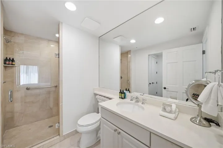 221  9th S ST, Naples, FL 34102