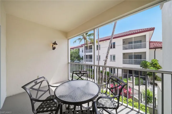 221  9th S ST, Naples, FL 34102