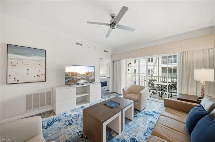 221  9th S ST, Naples, FL 34102