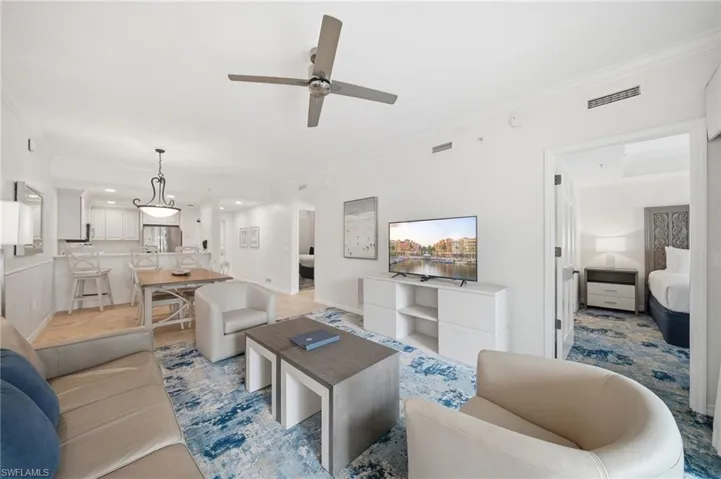 221  9th S ST, Naples, FL 34102