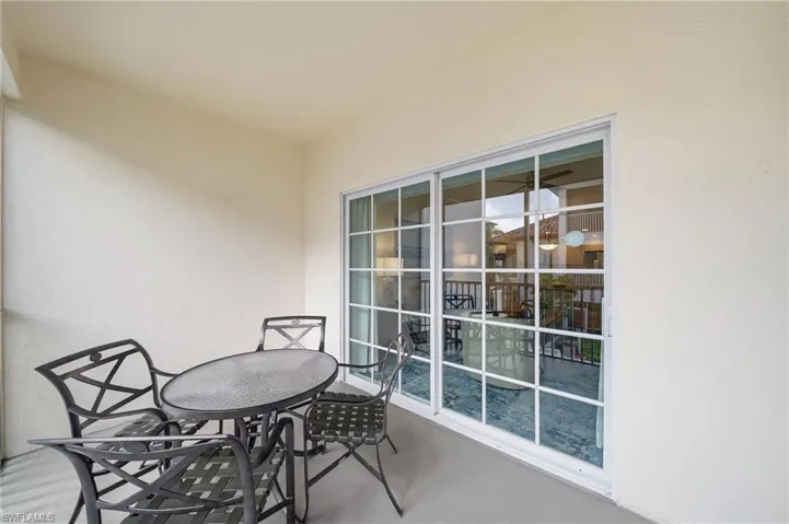 221  9th S ST, Naples, FL 34102