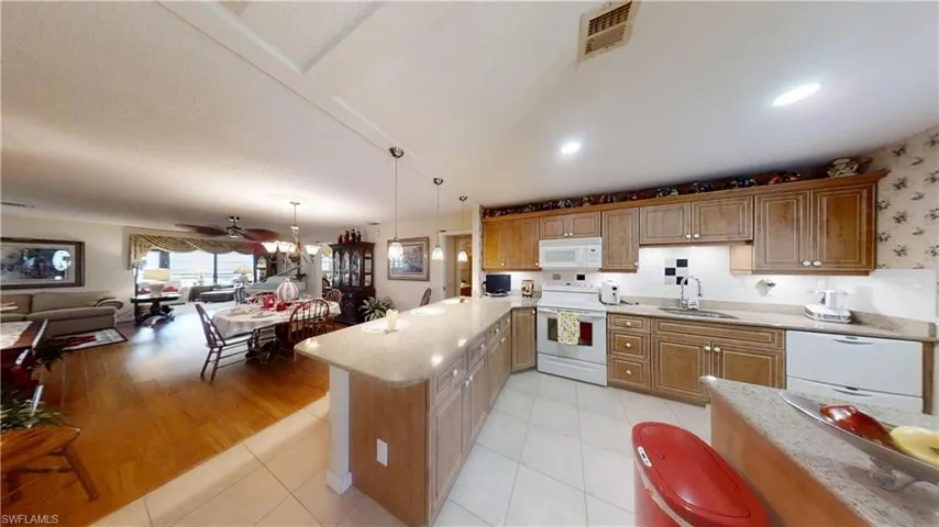 1527 Edgewater Cir, Fort Myers, Florida 33919