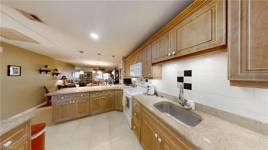 1527 Edgewater Cir, Fort Myers, Florida 33919