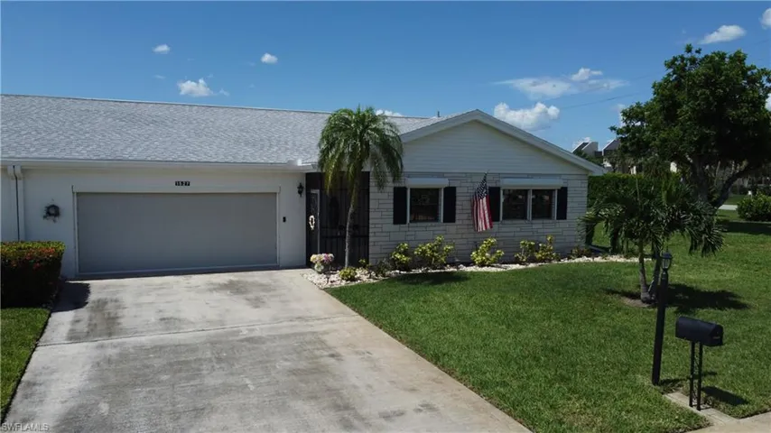 1527 Edgewater Cir, Fort Myers, Florida 33919