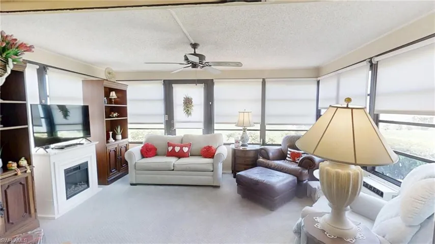 1527 Edgewater Cir, Fort Myers, Florida 33919