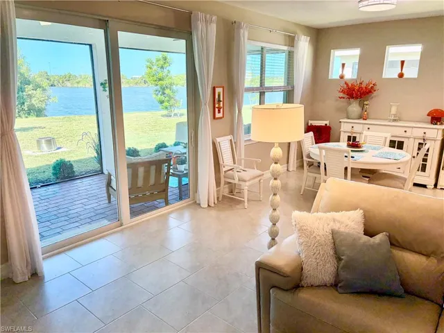 394 Spring Hill Lake Loop, Cape Coral, Florida 33993