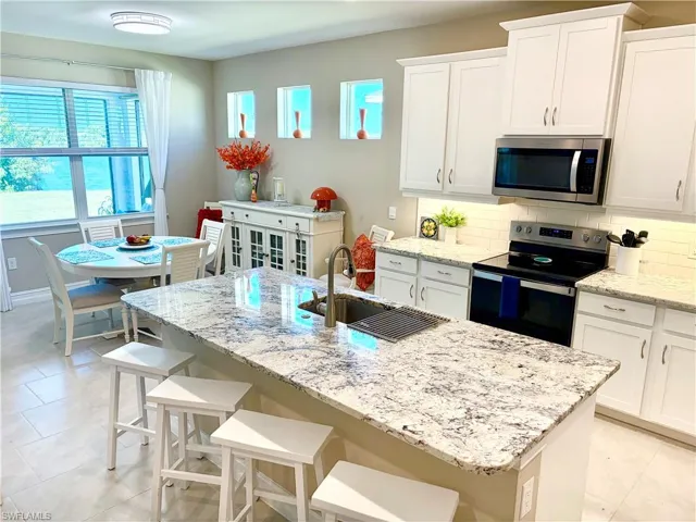 394 Spring Hill Lake Loop, Cape Coral, Florida 33993