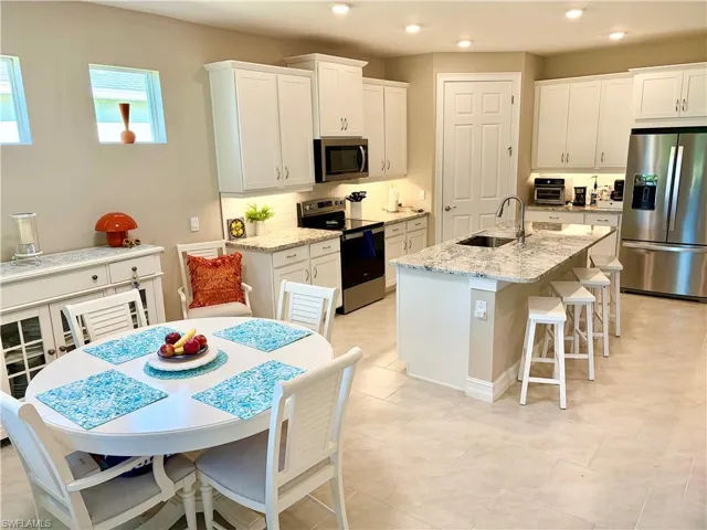 394 Spring Hill Lake Loop, Cape Coral, Florida 33993