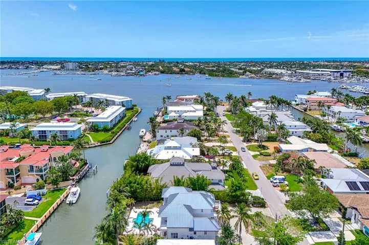 1500 Pelican Ave, Naples, Florida 34102