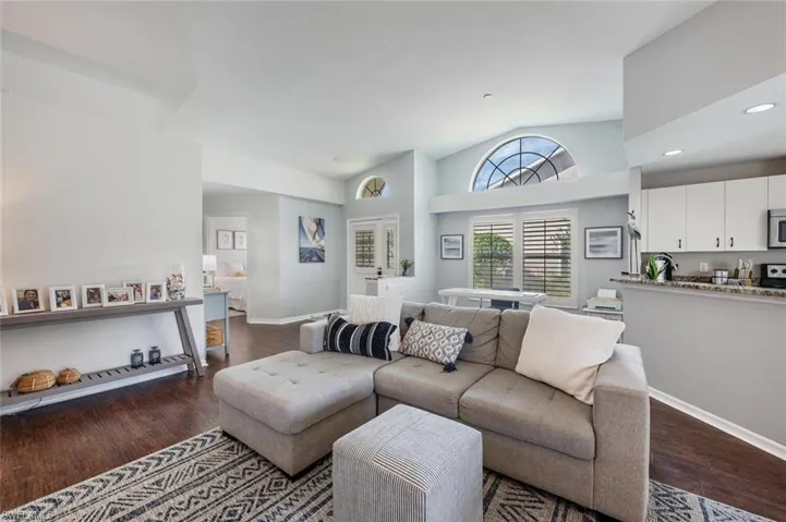641 Saint Andrews Blvd 108-1, Naples, Florida 34113