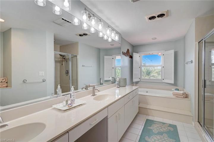 Guest Bathroom/Dual Sinks