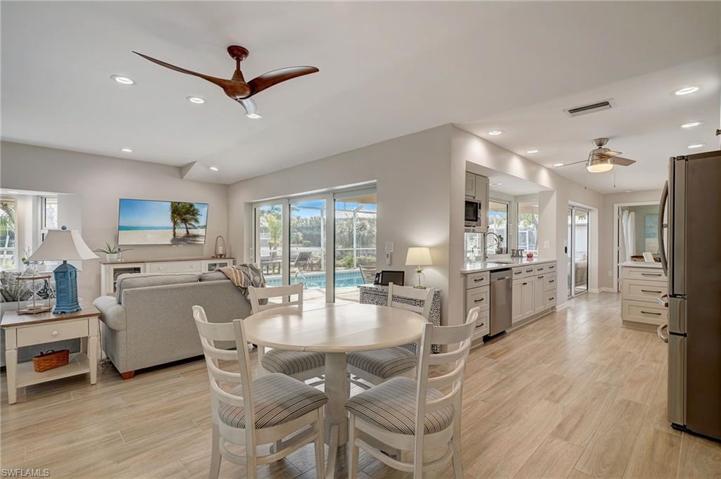 Casual Dining Area