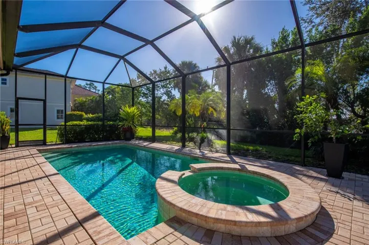 2863 Coco Lakes Dr, Naples, Florida 34105