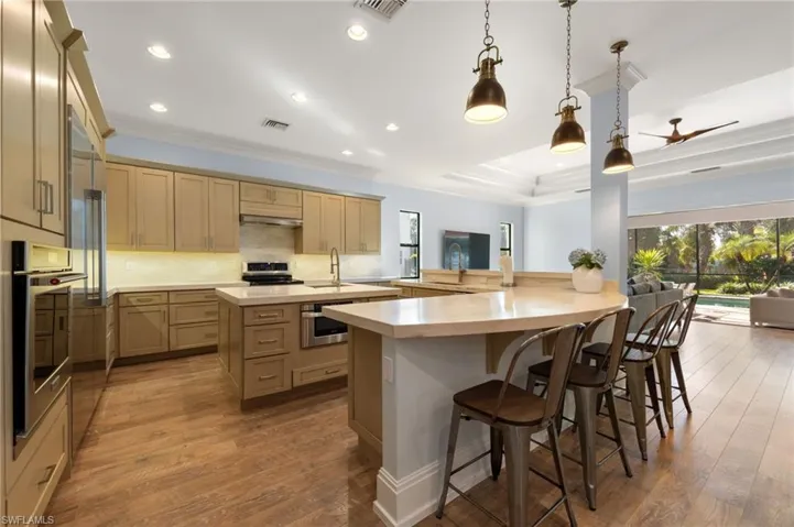 2863 Coco Lakes Dr, Naples, Florida 34105