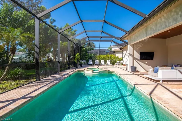 2863 Coco Lakes Dr, Naples, Florida 34105
